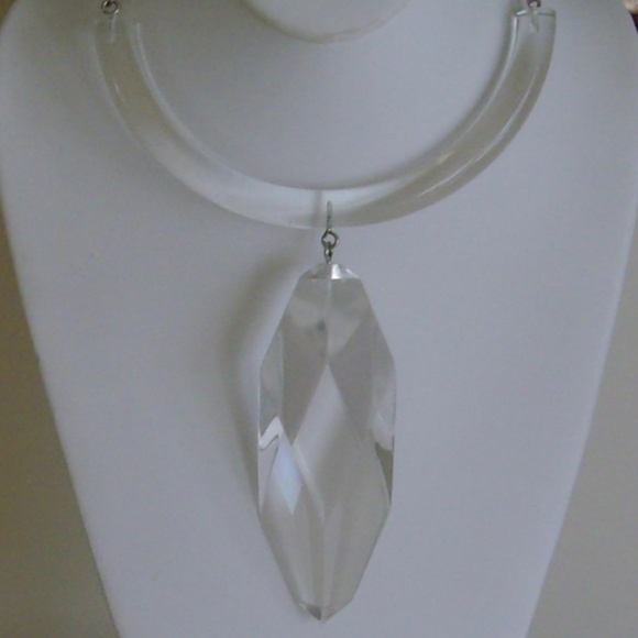 Judith Hendler Clear Lucite Collar Necklace - Picture 7 of 16